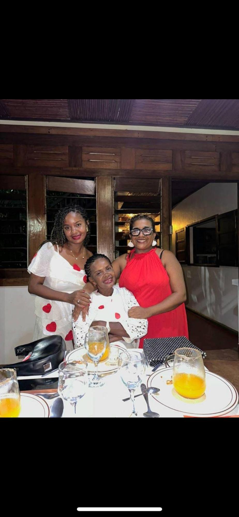 L Hippocampe Hotel Maroantsetra Luaran gambar